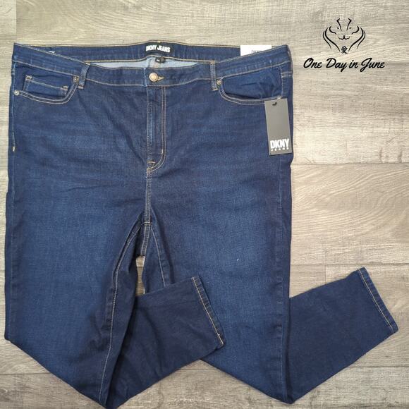 DKNY Plus Size Essex Mid Rise Skinny Jeans Size 20W - Picture 1 of 6
